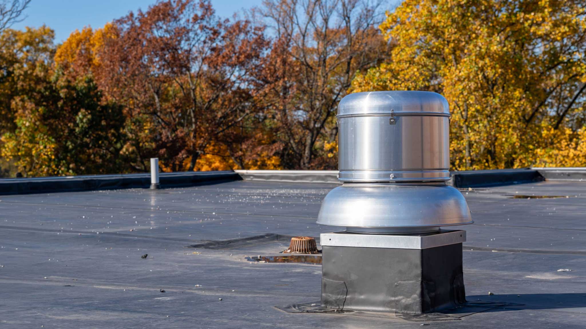 Rubber roof installation and flat roof membrane support