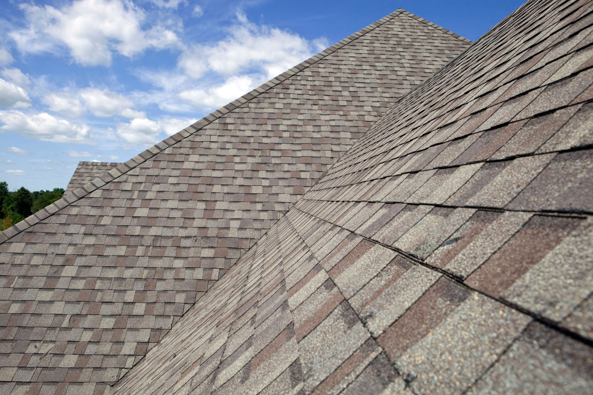 Roof replacement cost and roofing contractor Iowa support